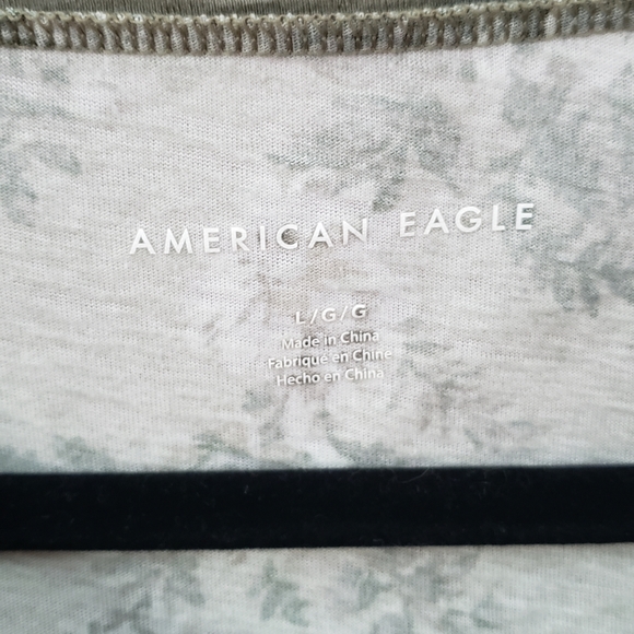 American Eagle Floral Tee - Picture 4 of 5